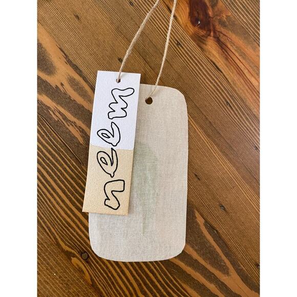 Neem NWT Ruth Top in White - Picture 8 of 9